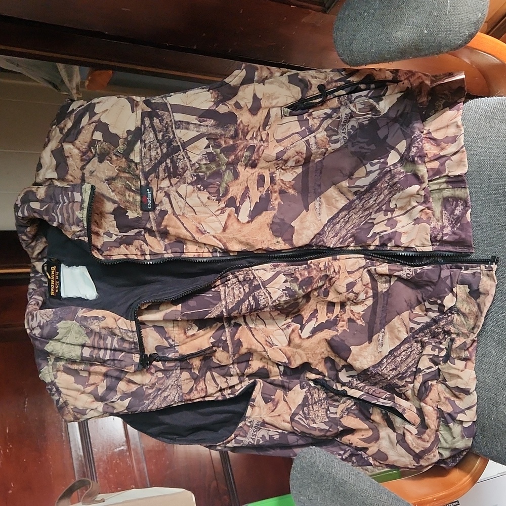 Browning camo vest size large